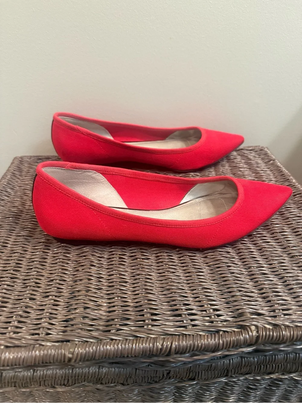 Tahari Red Pointed-Toe Ballet Flats